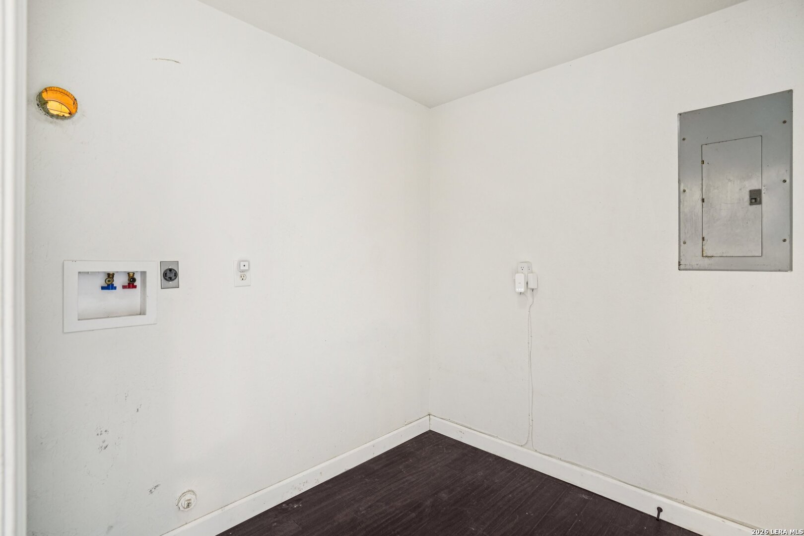 706 Quail Run Lytle, TX 78052 - Photo 40 of 51 a view of a small space