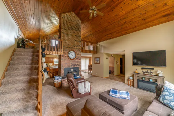 $474,000 | 15023 East McNeal Road, Monroe Center, IL 61052