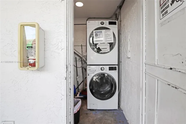 a view of a livingroom with furniture