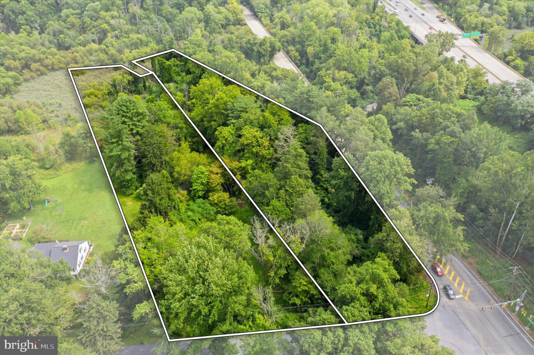 811 Crum Creek Road Media, PA 19063 - Photo 7 of 8 Gallery Image 7