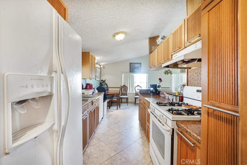 13378 Paramount Road Phelan, CA 92371 - Photo 17 of 43