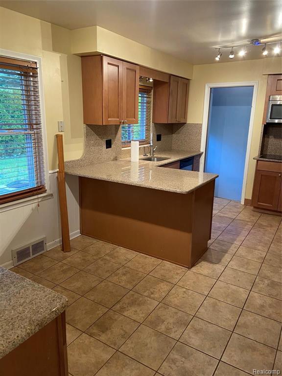 774 Fairford Road Grosse Pointe Woods, MI 48236 - Photo 4 of 22