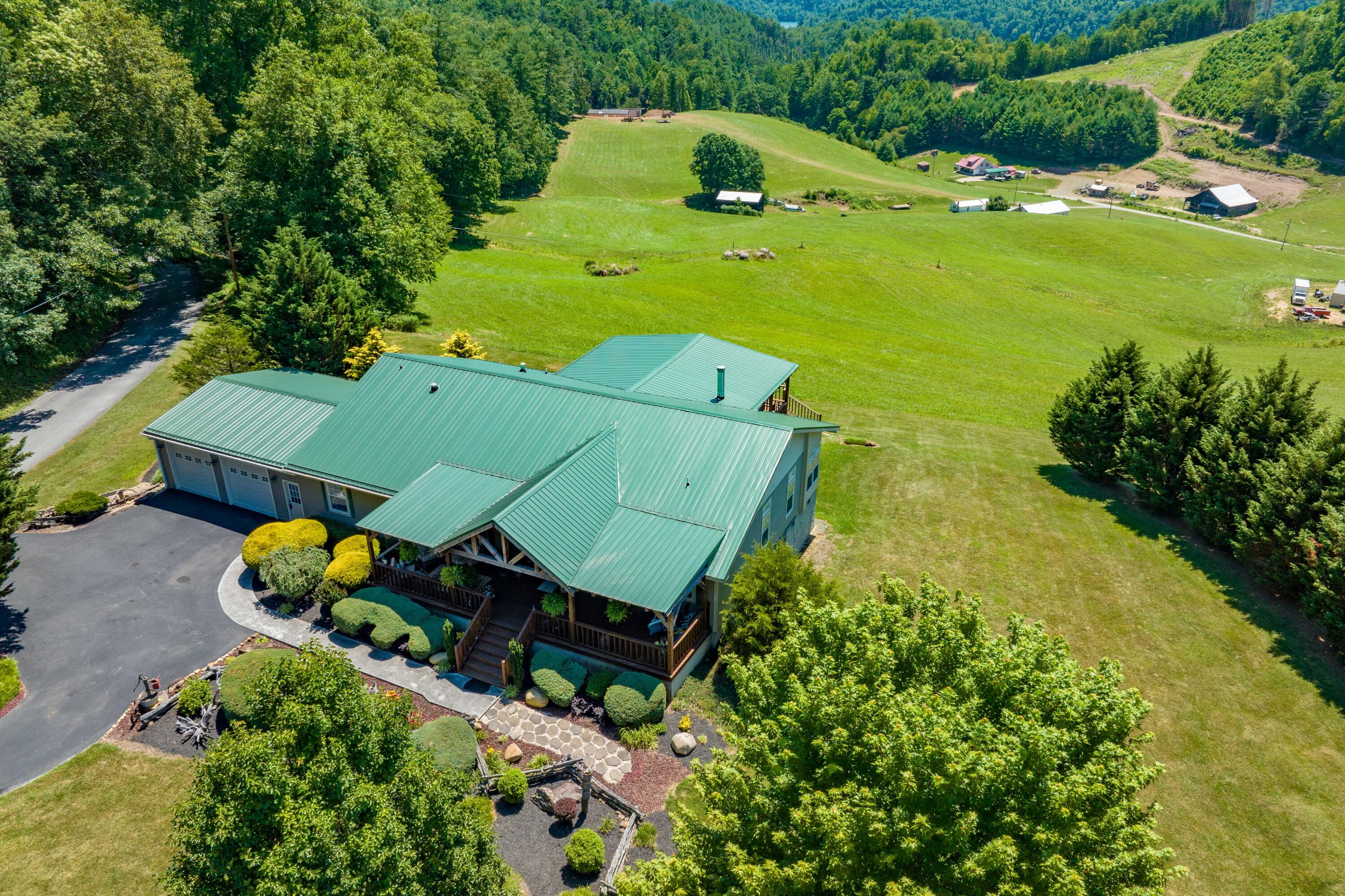 162 Moody Road Butler, TN 37640 - Photo 14 of 72 162 Moody Rd (17 of 96)