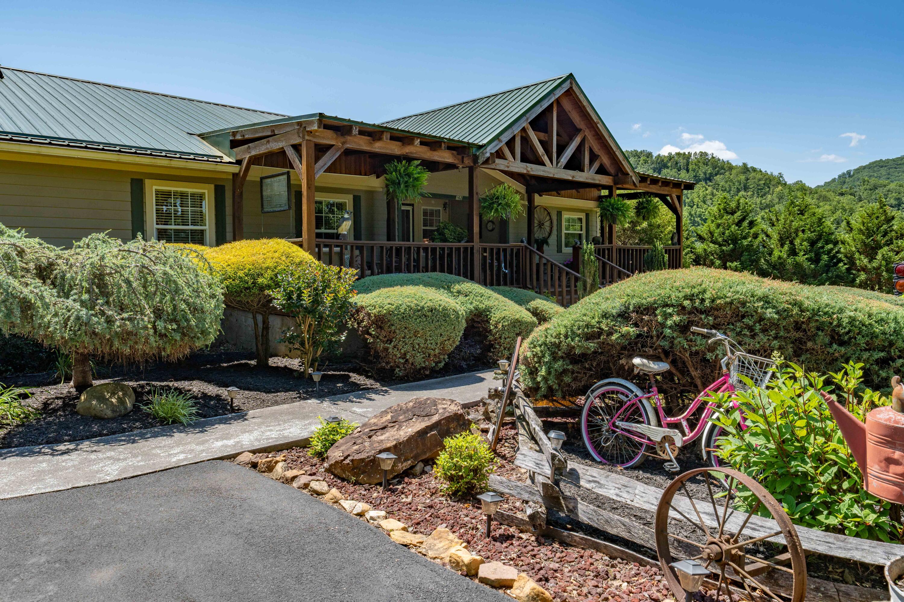 162 Moody Road Butler, TN 37640 - Photo 23 of 72 162 Moody Rd (32 of 96)