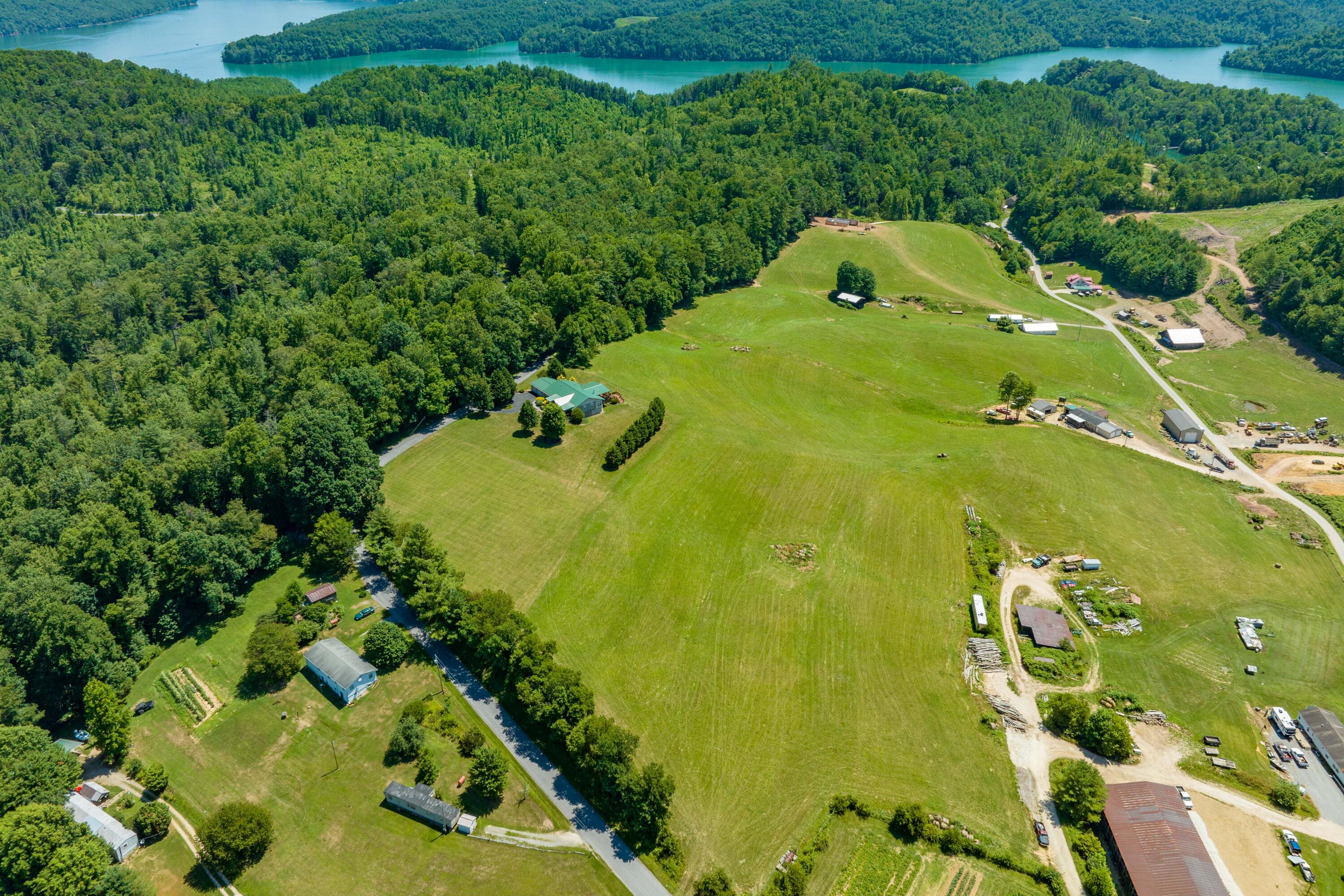 162 Moody Road Butler, TN 37640 - Photo 7 of 72 162 Moody Rd (2 of 96)