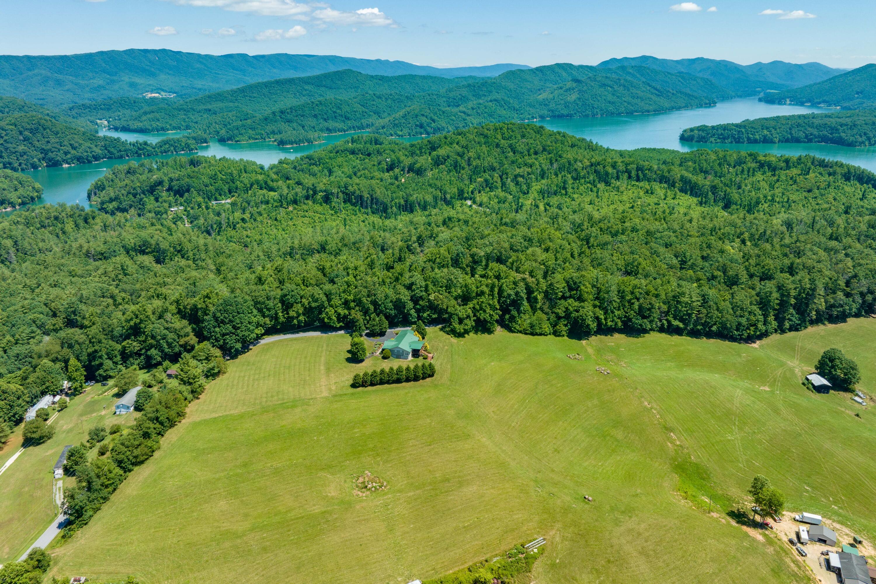 162 Moody Road Butler, TN 37640 - Photo 9 of 72 162 Moody Rd (4 of 96)