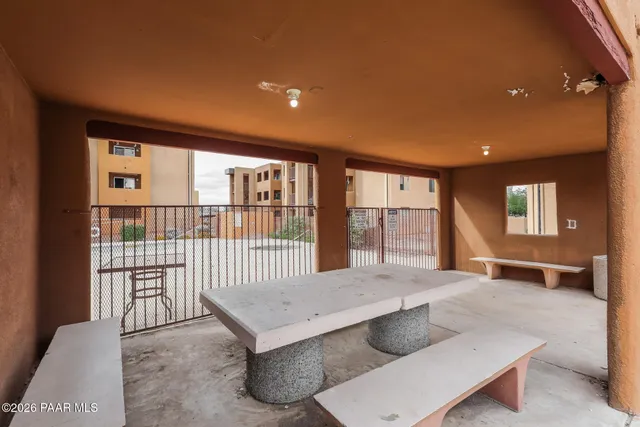 $1,149 | 1810 East Blacklidge Drive, Unit 4, Tucson, AZ 85719