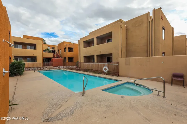 $1,149 | 1810 East Blacklidge Drive, Unit 4, Tucson, AZ 85719