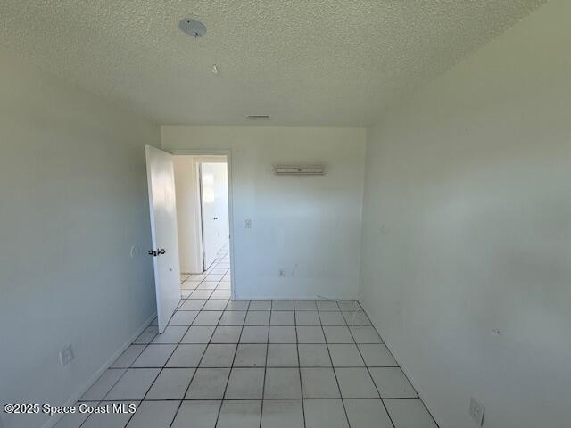 809 Poplar Lane Melbourne, FL 32901 - Photo 18 of 21 a view of an empty room and window