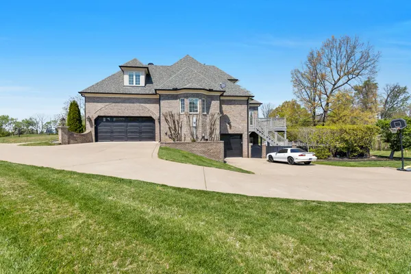 a view of a house with a outdoor space