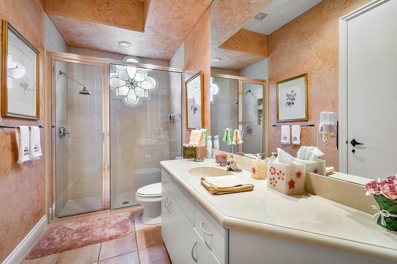 8158 Native Dancer Road East Palm Beach Gardens, FL 33418 - Photo 41 of 61 Guest Bath