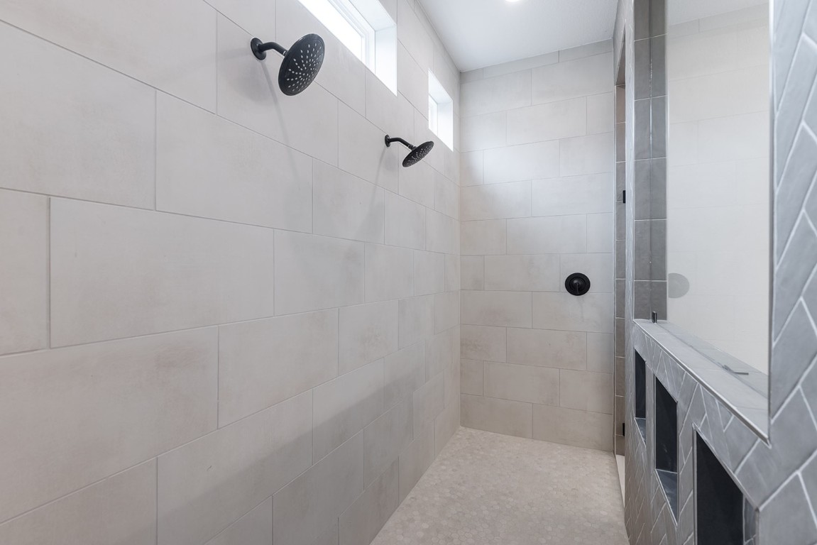 2000 Crimson Sunset Drive Georgetown, TX 78628 - Photo 17 of 34