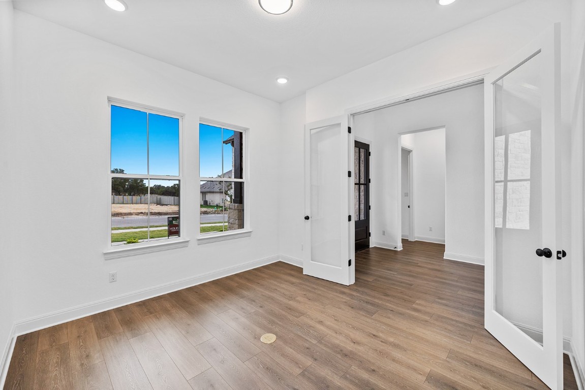 2000 Crimson Sunset Drive Georgetown, TX 78628 - Photo 2 of 34