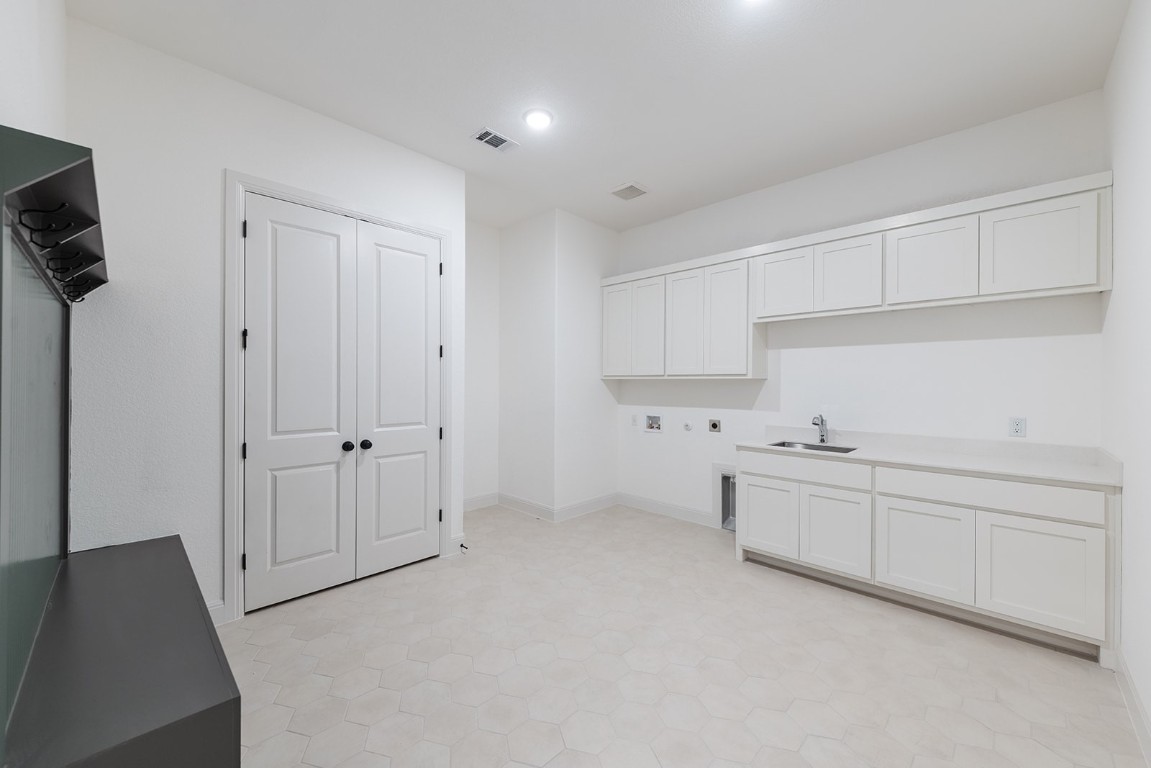 2000 Crimson Sunset Drive Georgetown, TX 78628 - Photo 28 of 34