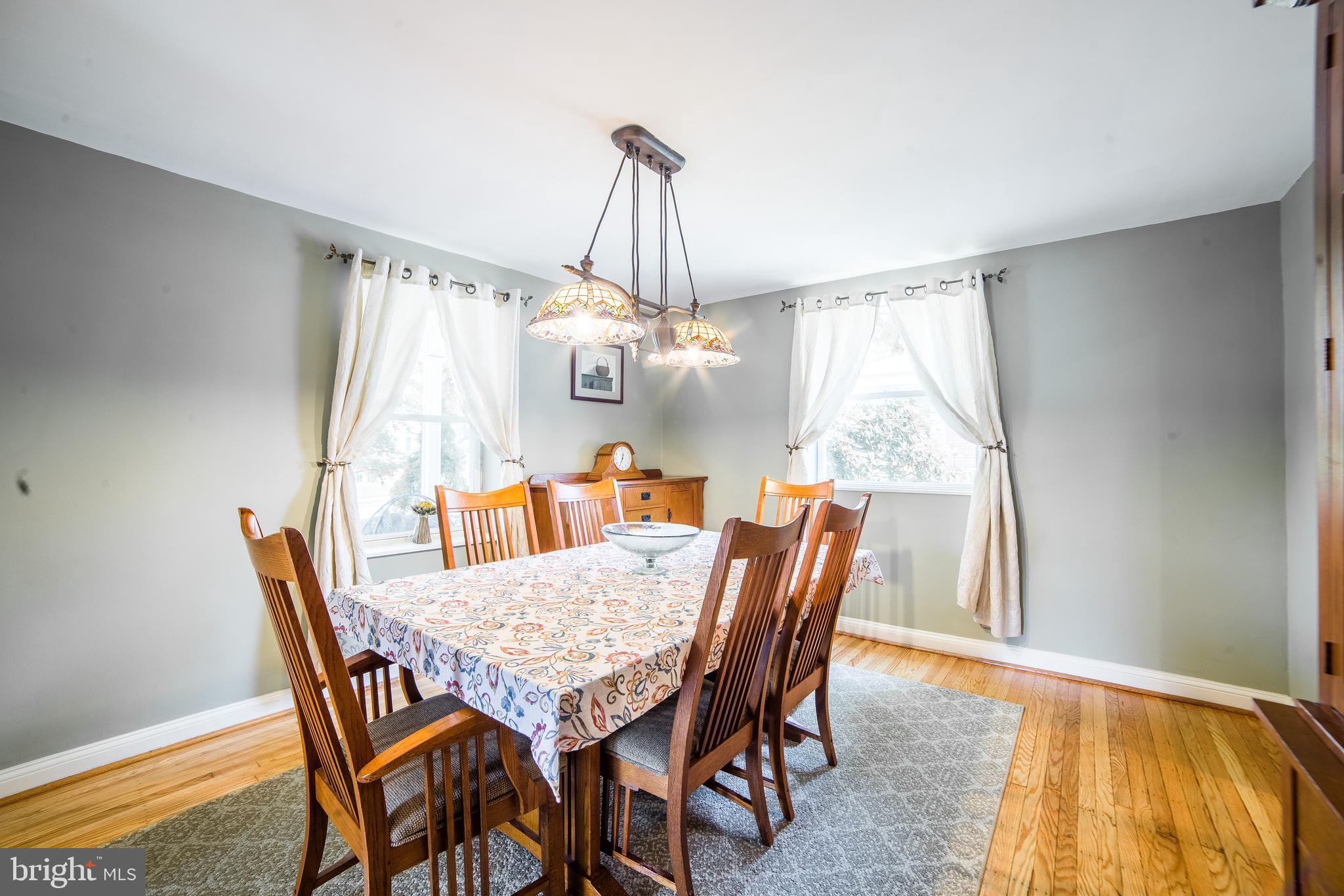 653 Andrew Road Springfield, PA 19064 - Photo 13 of 54 Abundance of Natural Light