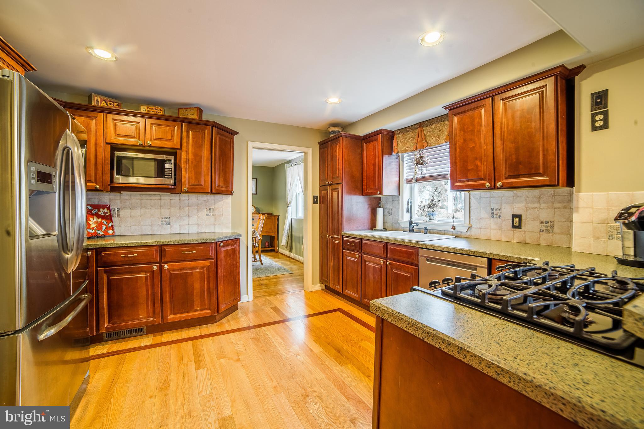 653 Andrew Road Springfield, PA 19064 - Photo 17 of 54 Plentiful Corian counter space