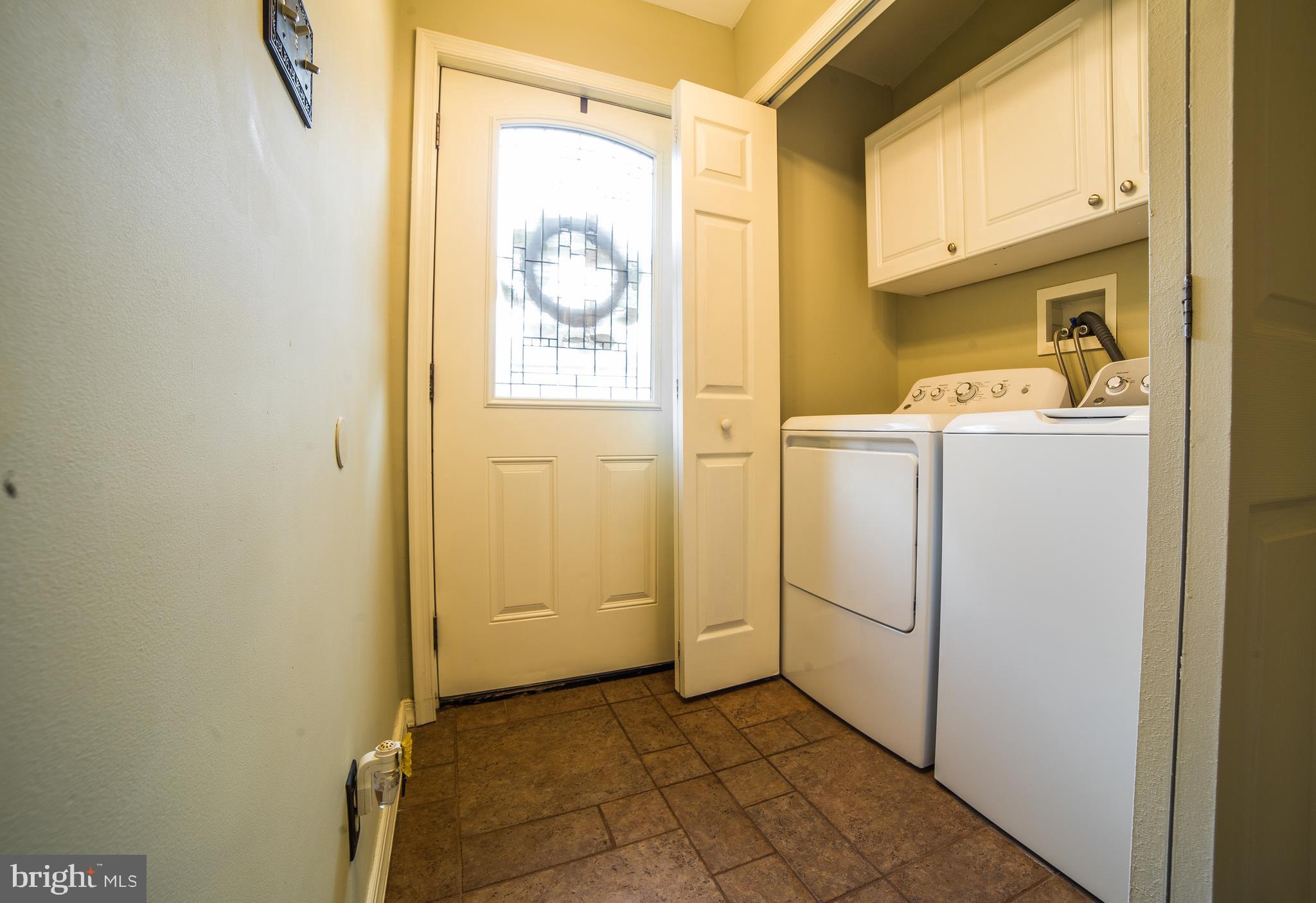 653 Andrew Road Springfield, PA 19064 - Photo 22 of 54 Side Entry Laundry/Mud Room w/storage
