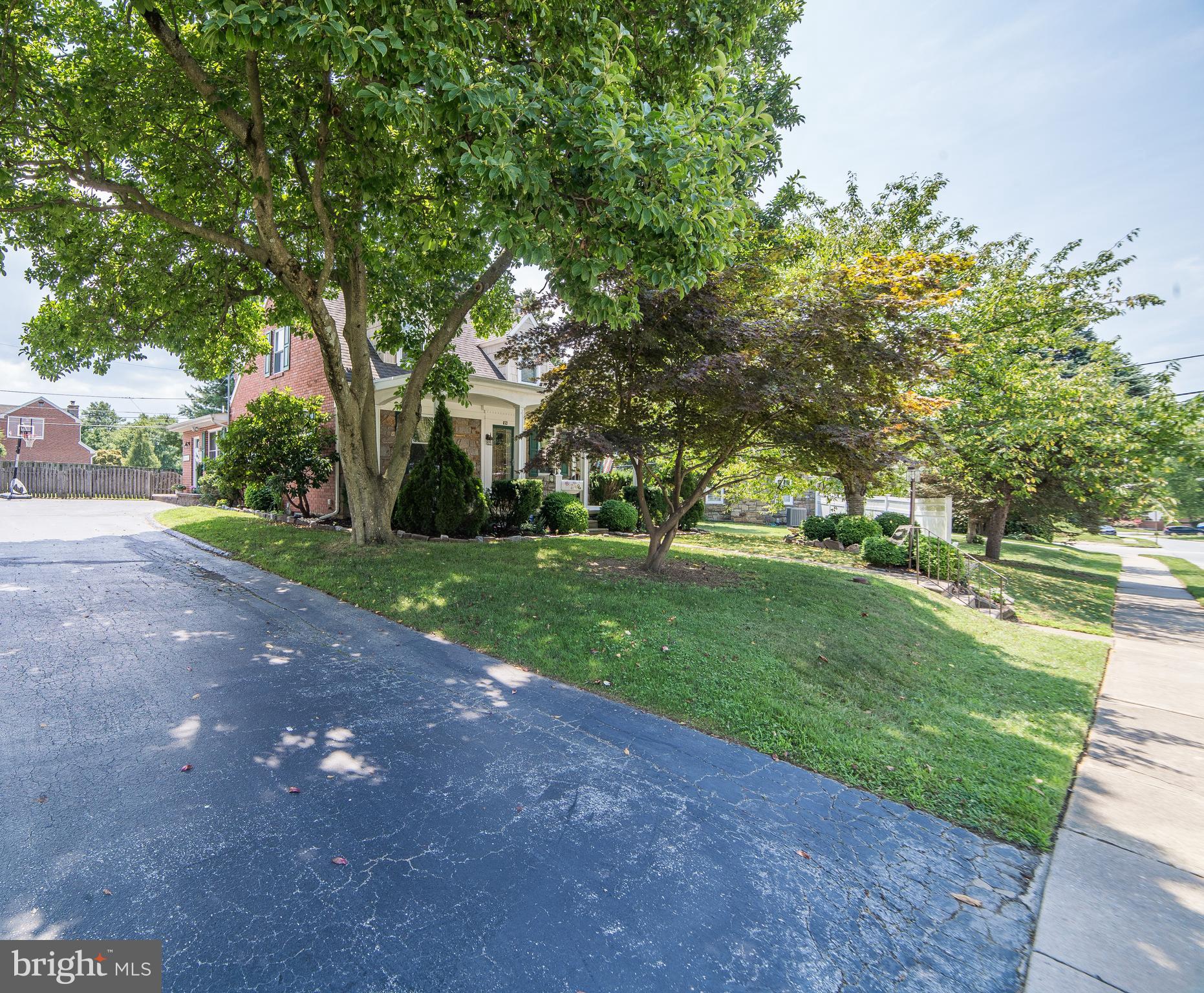 653 Andrew Road Springfield, PA 19064 - Photo 4 of 54 Exterior Side Driveway for three