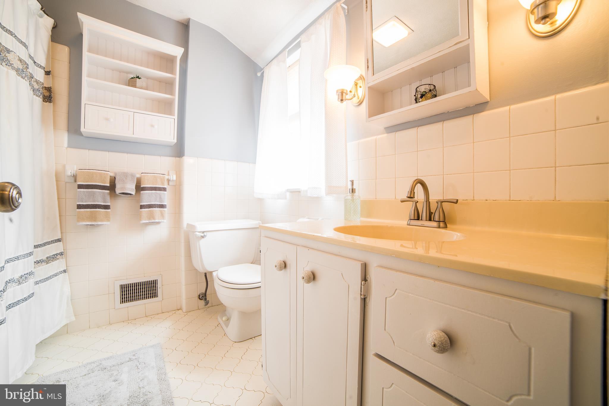 653 Andrew Road Springfield, PA 19064 - Photo 32 of 54 Ceramic tiled Hall Bathroom