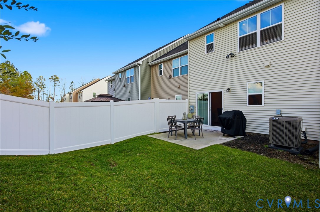 4124 Jefferson Rdg Drive Midlothian, VA 23112 - Photo 33 of 43 Back of property with a patio