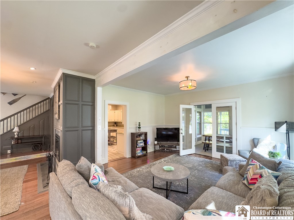 4988 West Lake Road Chautauqua, NY 14757 - Photo 8 of 44 a pretty living room,