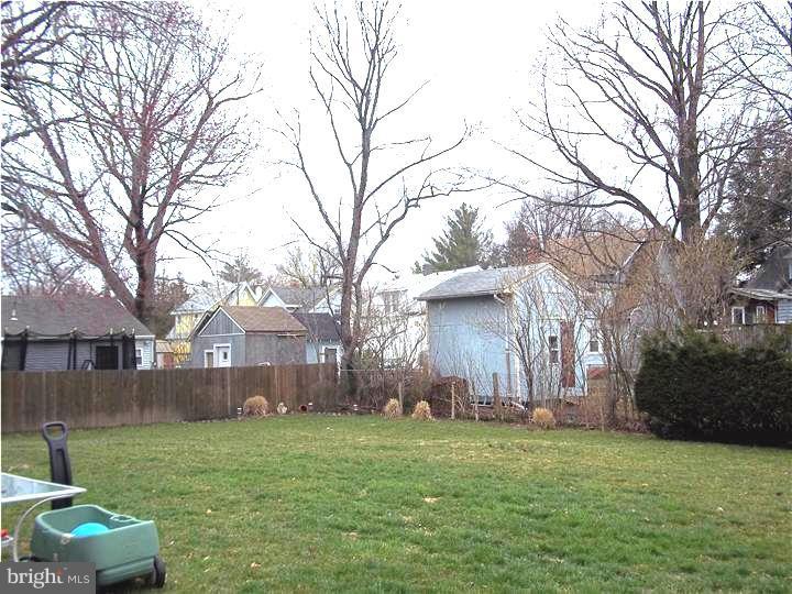 128 New Road Horsham, PA 19044 - Photo 13 of 14 Exterior Back