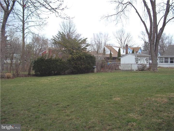 128 New Road Horsham, PA 19044 - Photo 14 of 14 Exterior Back