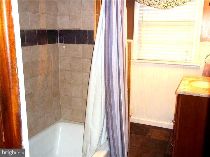 128 New Road Horsham, PA 19044 - Photo 10 of 14 Bathroom