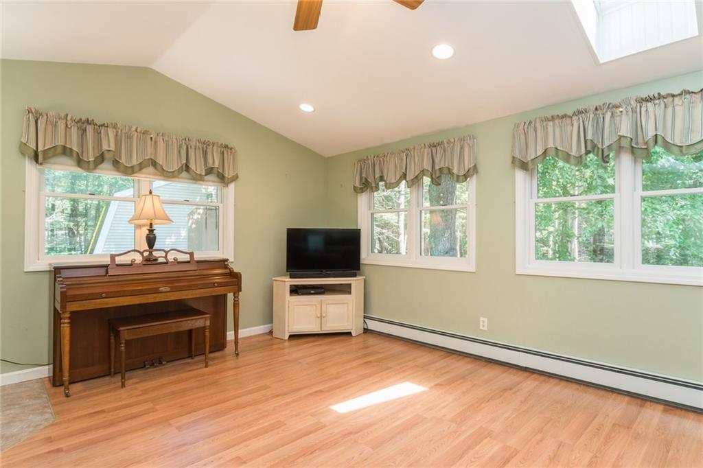 42 Dewey Road York, ME 03909 - Photo 11 of 35 Family Room
