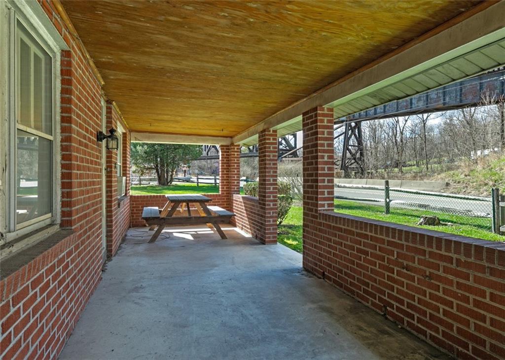 831 Dry Run Road Monongahela, PA 15063 - Photo 2 of 30