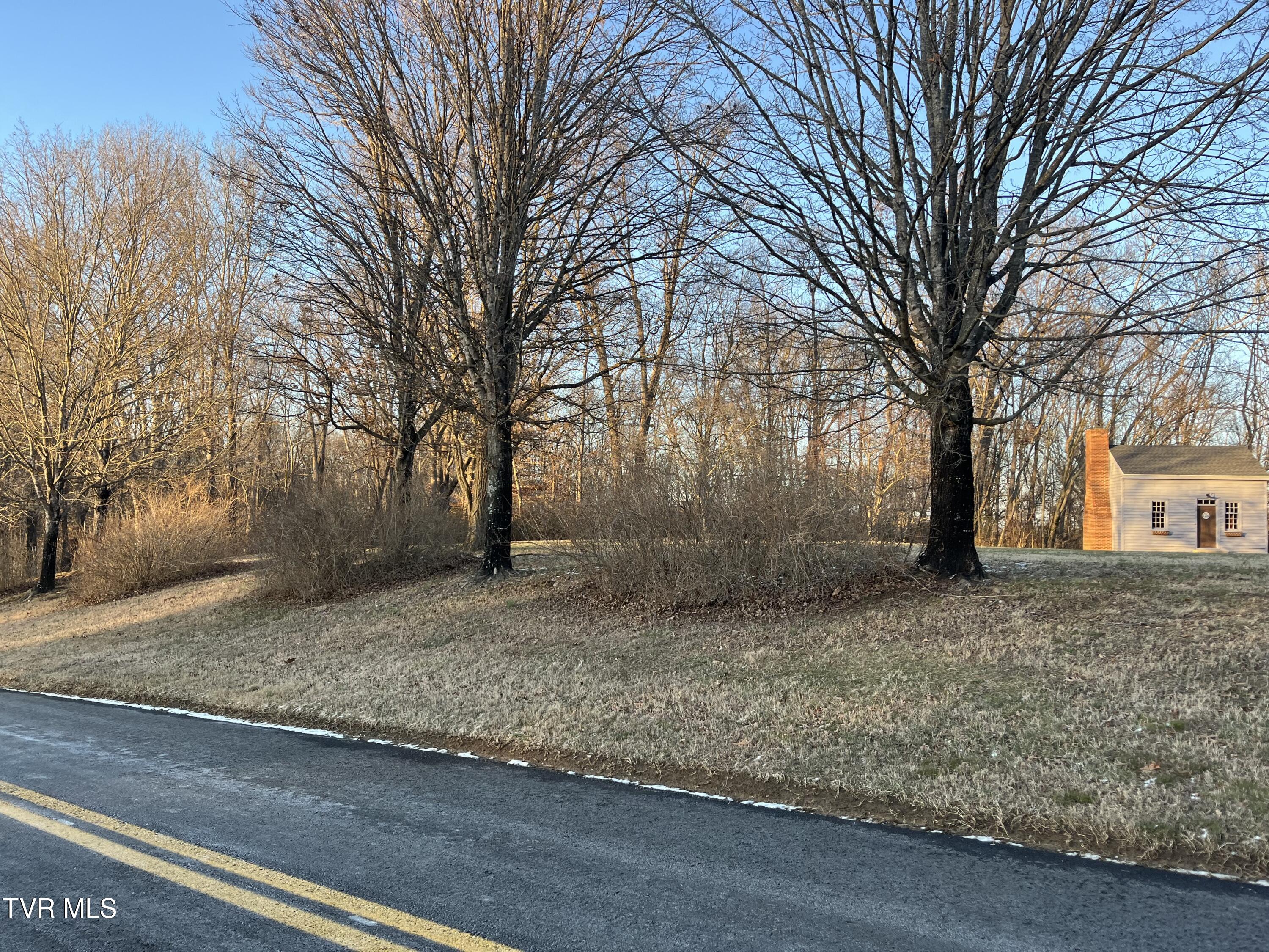 101 Lexington Court, Unit 13 Greeneville, TN 37745 - Photo 11 of 12 IMG_3770