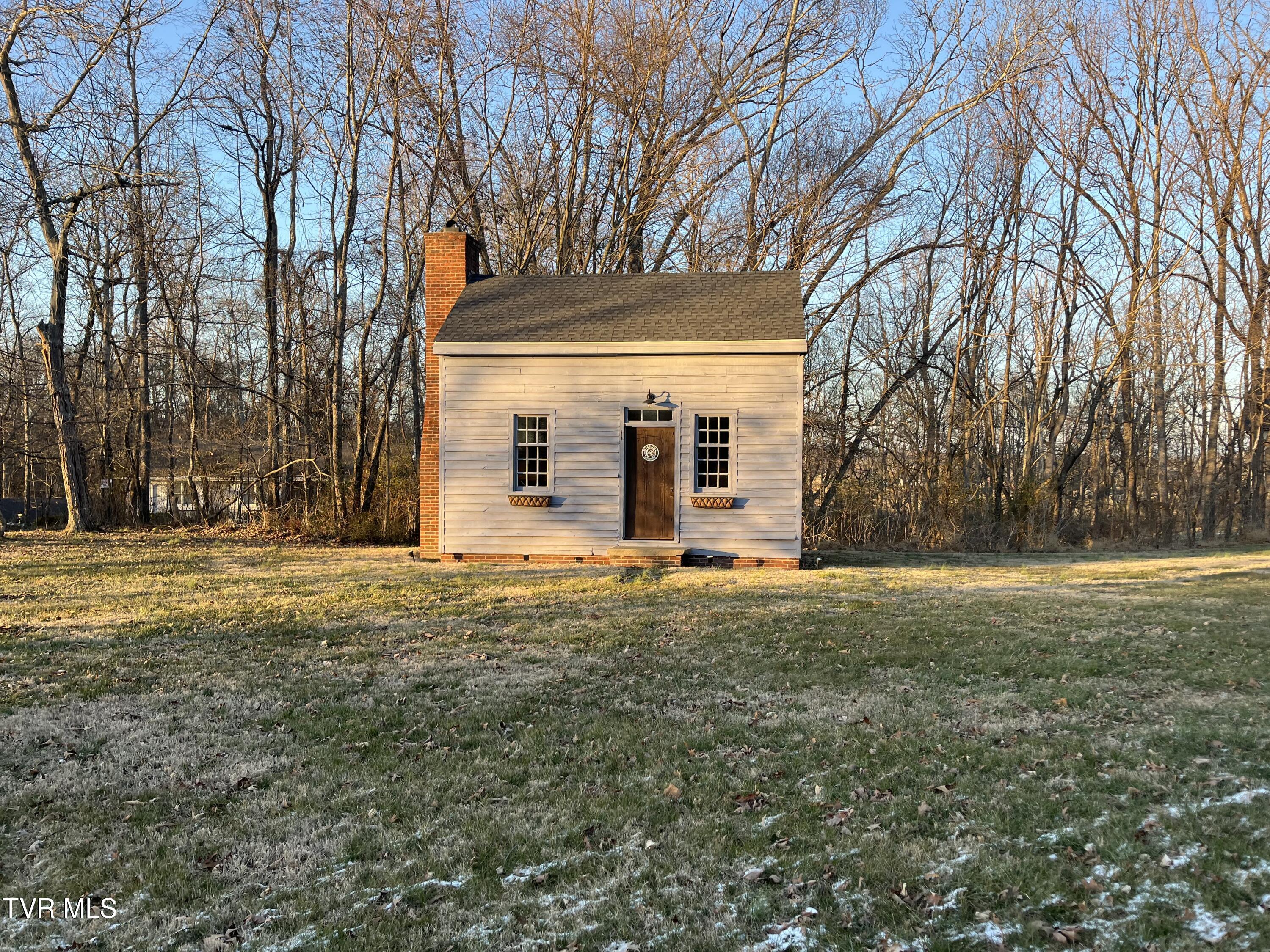 101 Lexington Court, Unit 13 Greeneville, TN 37745 - Photo 5 of 12 IMG_3760