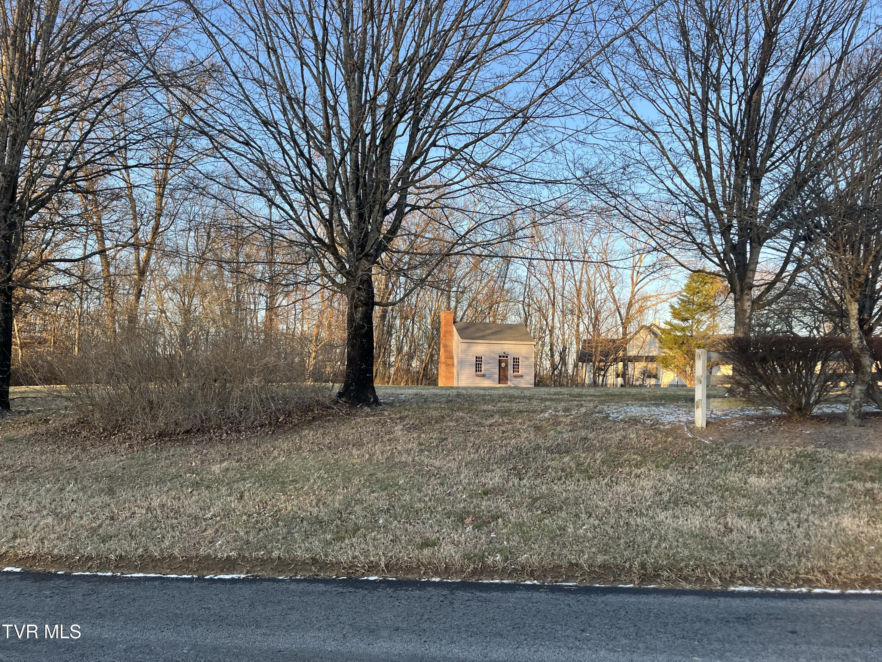 101 Lexington Court, Unit 13 Greeneville, TN 37745 - Photo 10 of 12 IMG_3769