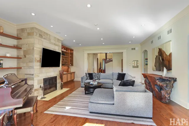 $3,275,000 | 1425 Lee Road, Northbrook, IL 60062