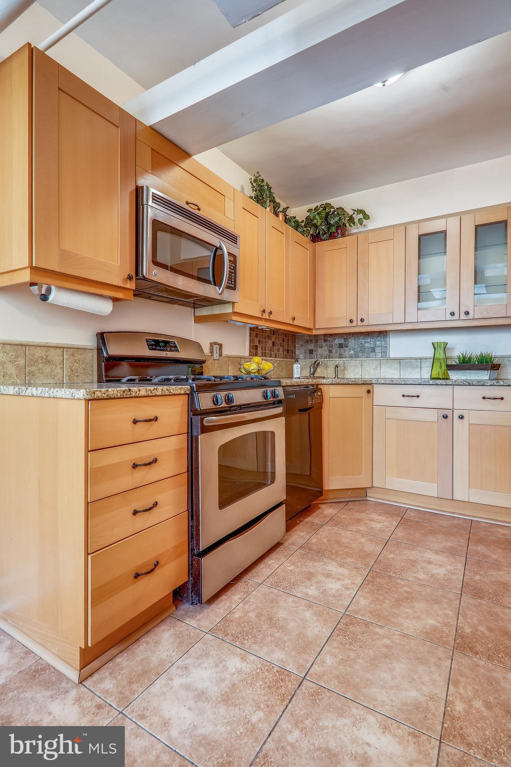 2737 Devonshire Place Northwest, Unit D Washington, DC 20008 - Photo 18 of 72