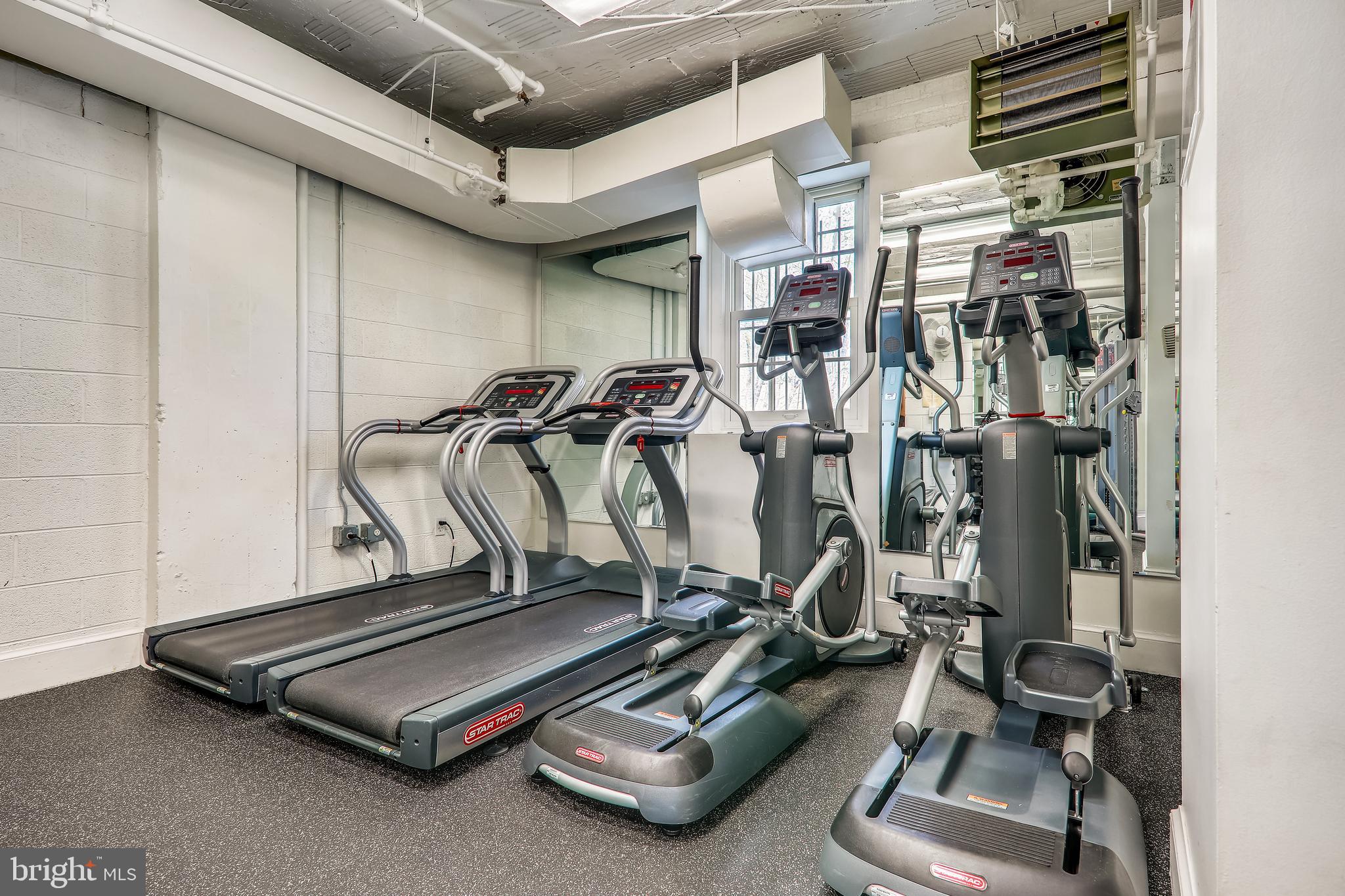 2737 Devonshire Place Northwest, Unit D Washington, DC 20008 - Photo 28 of 72