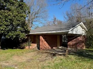 $60,000 | 607 Miller Avenue, Greenwood, MS 38930
