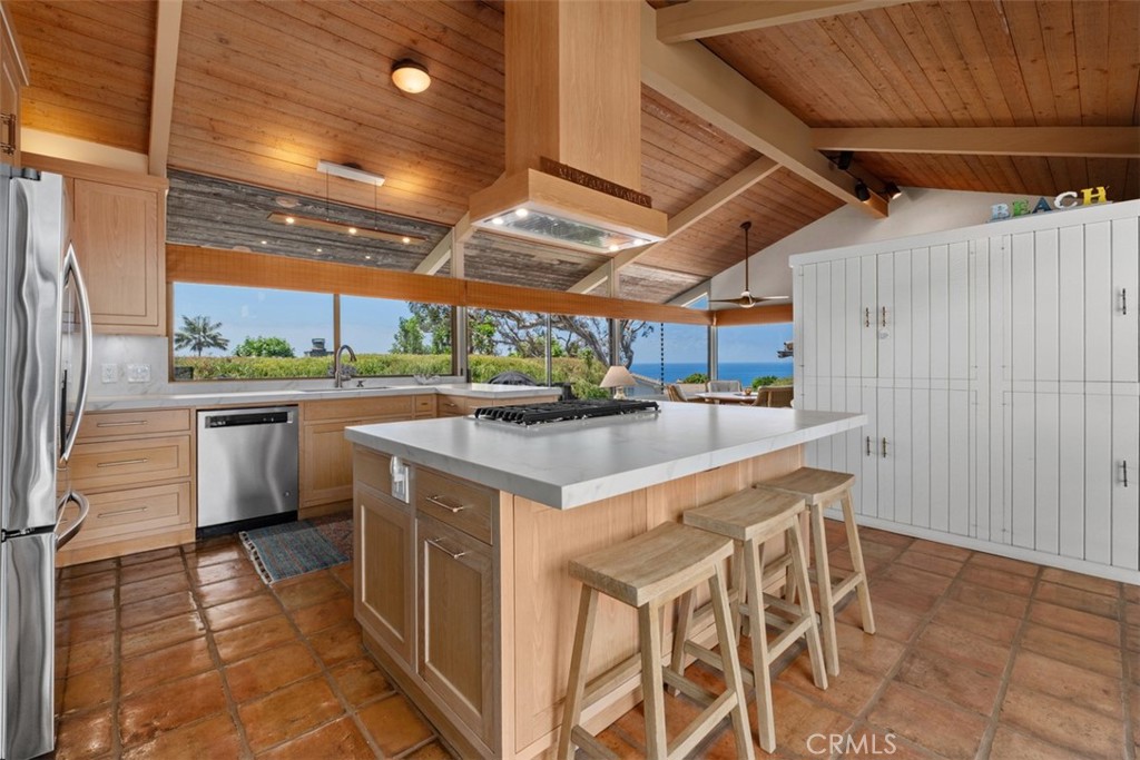 2 North Alta Mira Road Laguna Beach, CA 92651 - Photo 13 of 54
