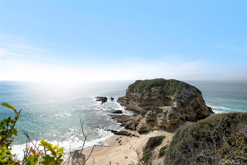 2 North Alta Mira Road Laguna Beach, CA 92651 - Photo 41 of 54