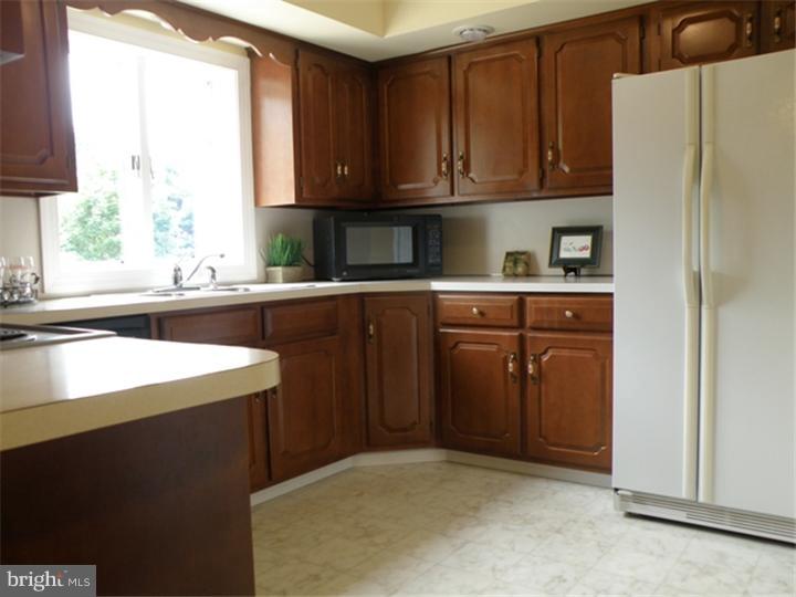 6254 Locust Road Bath, PA 18014 - Photo 5 of 22 Gallery Image 5