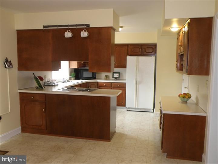 6254 Locust Road Bath, PA 18014 - Photo 7 of 22 Gallery Image 7