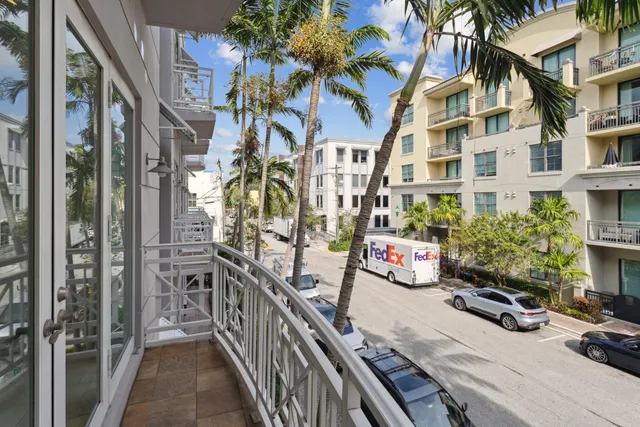 $4,750 | 12 Southeast 1st Avenue, Unit 202, Delray Beach, FL 33444