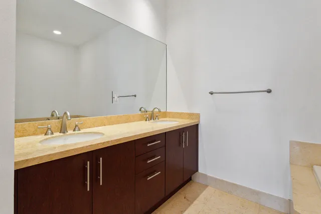 $4,750 | 12 Southeast 1st Avenue, Unit 202, Delray Beach, FL 33444