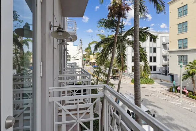 $4,750 | 12 Southeast 1st Avenue, Unit 202, Delray Beach, FL 33444