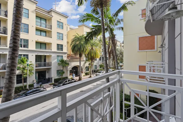 $4,750 | 12 Southeast 1st Avenue, Unit 202, Delray Beach, FL 33444