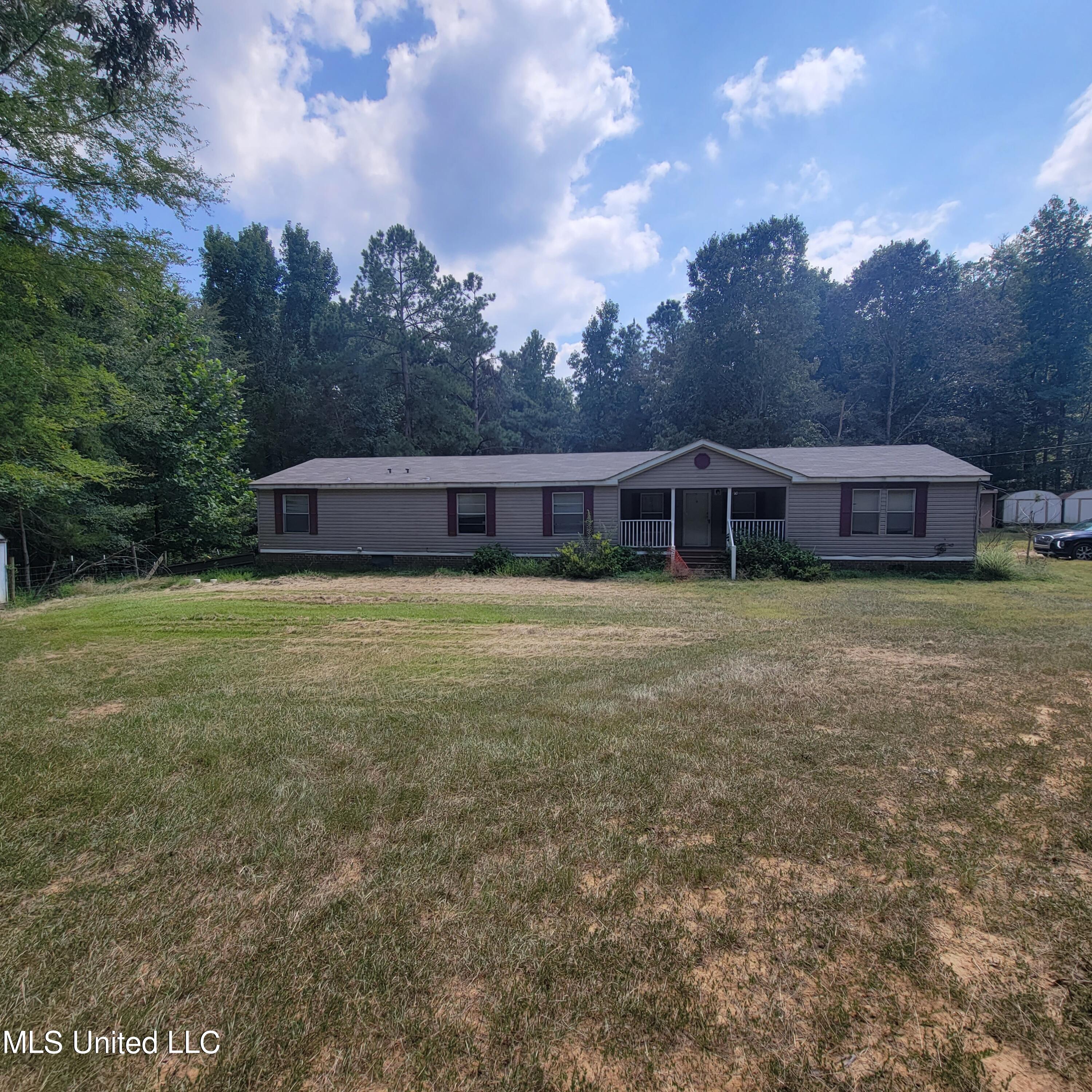 1846 Jason Way Byhalia, MS 38611 - Photo 2 of 34 20230822_144125