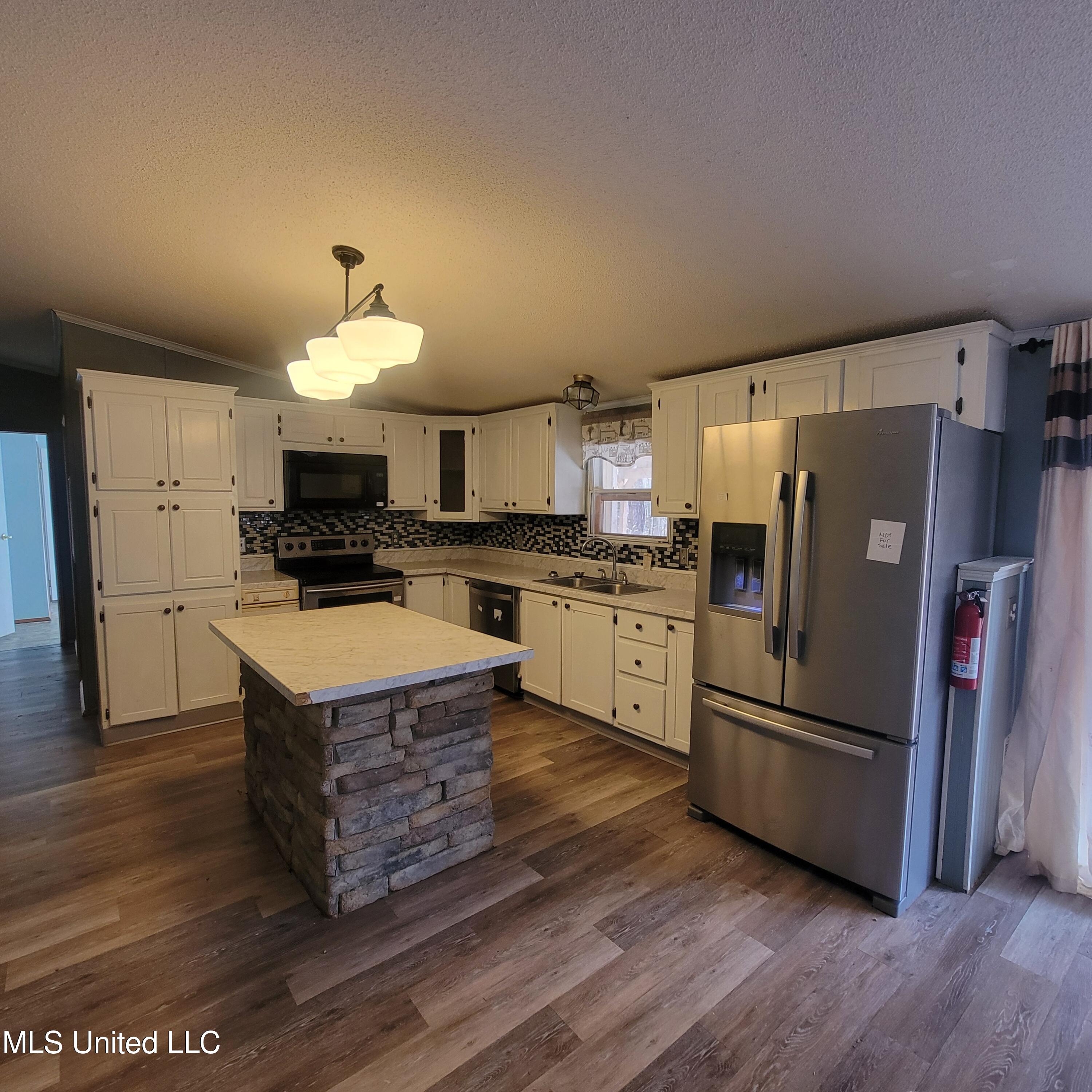 1846 Jason Way Byhalia, MS 38611 - Photo 8 of 34 20240126_131706