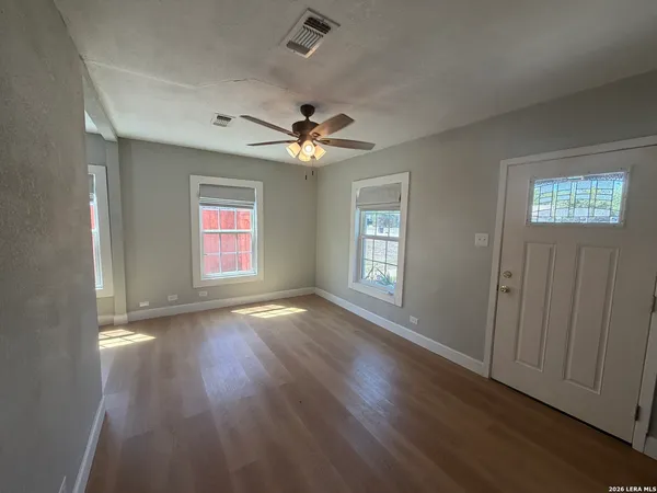 $1,250 | 1630 San Angelo, San Antonio, TX 78201