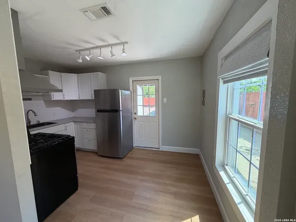 $1,250 | 1630 San Angelo, San Antonio, TX 78201
