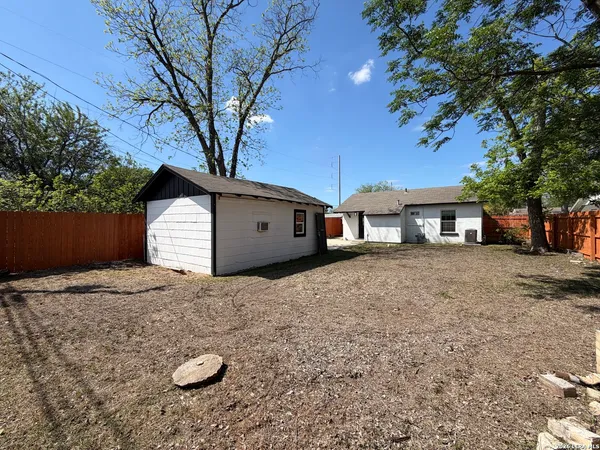 $1,250 | 1630 San Angelo, San Antonio, TX 78201